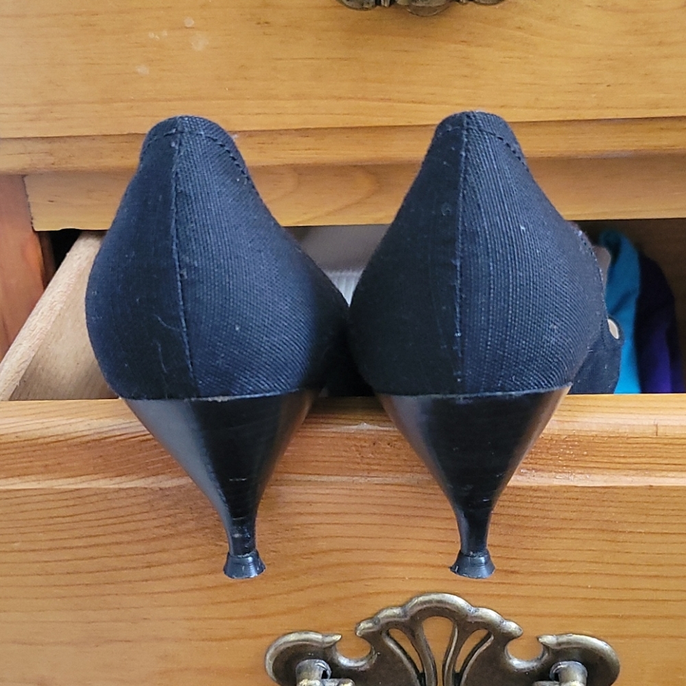 Shoes - Picture 4 of 4